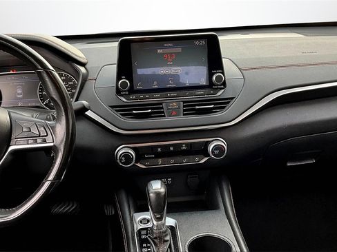 Used 2022 Nissan Altima 2.5 SR image 9