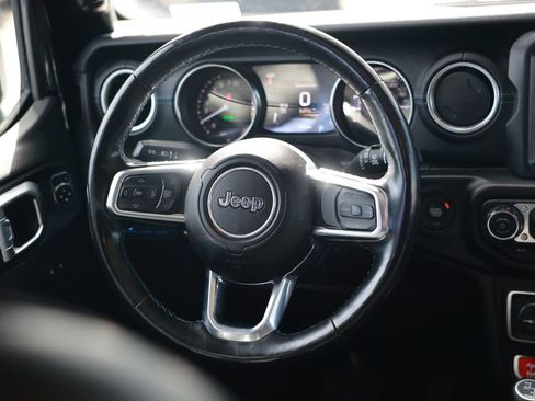 Used 2022 Jeep Wrangler Unlimited Rubicon 4xe w/ Cold Weather Group AWD/4WD image 28