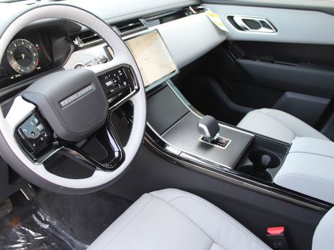 New 2026 Land Rover Range Rover Velar Dynamic SE AWD/4WD image 11