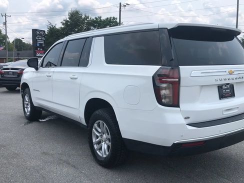 Used 2023 Chevrolet Suburban LT AWD/4WD image 7