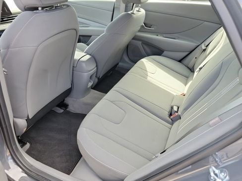 Certified 2025 Hyundai Elantra SEL image 20