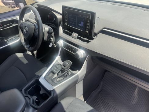 Used 2019 Toyota RAV4 LE w/ All Weather Liner Package AWD/4WD image 19