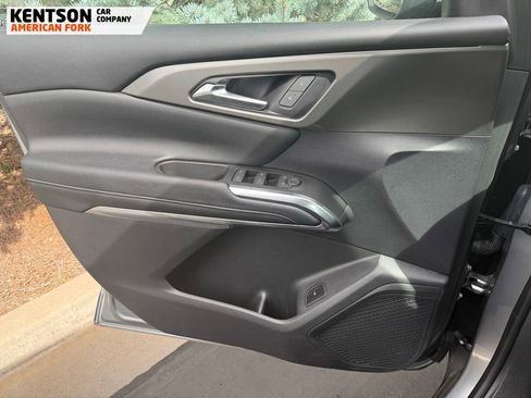 Used 2024 Chevrolet Traverse LT image 22