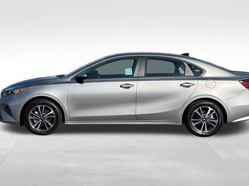 Used 2024 Kia Forte LXS image 7