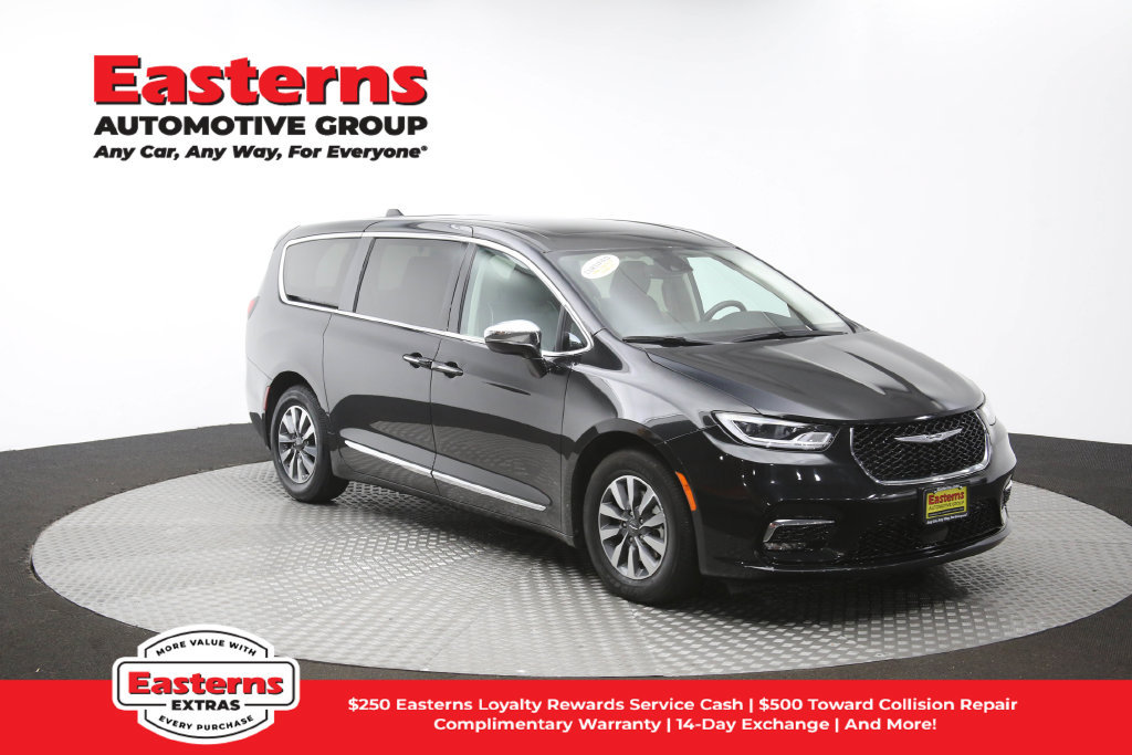 Used 2023 Chrysler Pacifica Limited FWD image 54