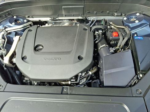 Used 2023 Volvo XC90 B6 Plus AWD/4WD image 28