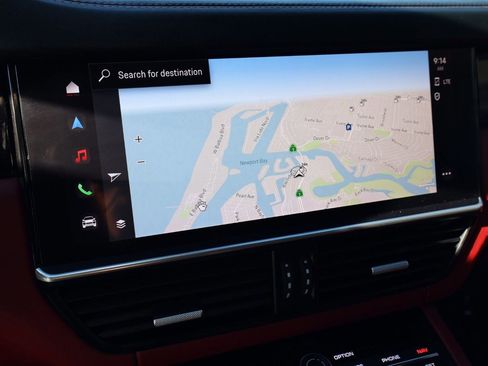 Certified 2022 Porsche Cayenne Platinum Edition image 19