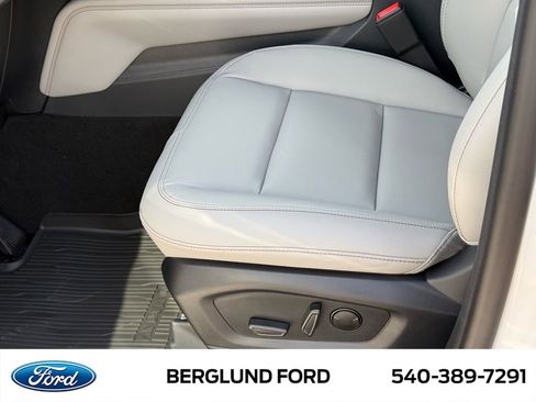 New 2026 Ford Explorer Active w/ Active Comfort Package image 12