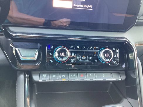 New 2026 GMC Sierra 2500 AT4 w/ AT4 Premium Plus Package AWD/4WD image 30