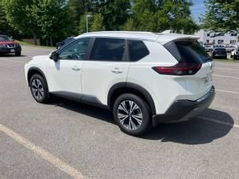 Used 2022 Nissan Rogue SV w/ SV Premium Package AWD/4WD image 2