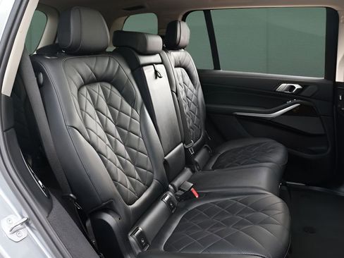 Used 2025 BMW X7 xDrive40i image 14