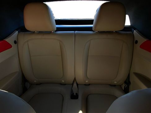 Used 2013 Volkswagen Beetle 2.5 image 17