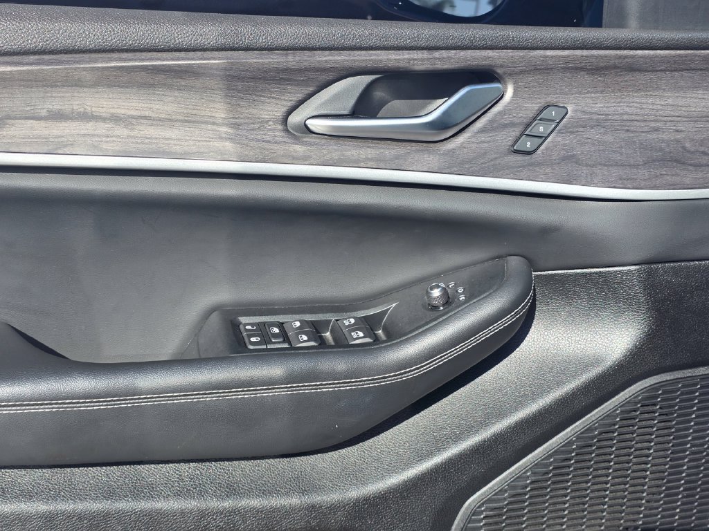 Used 2023 Jeep Grand Cherokee L Limited RWD image 14