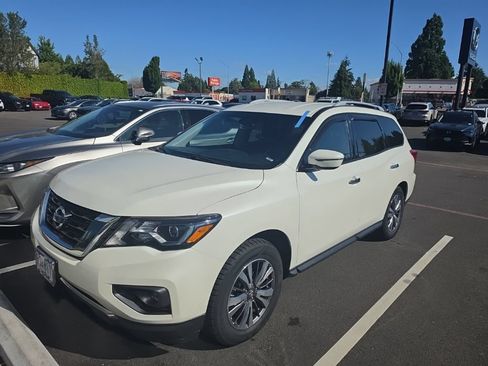 Used 2020 Nissan Pathfinder SV AWD/4WD image 7
