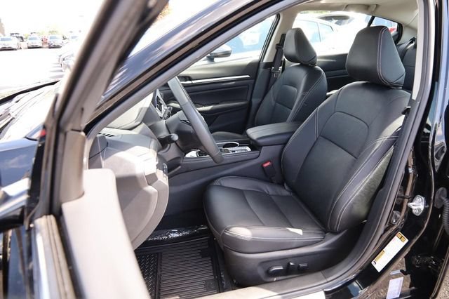 Certified 2025 Nissan Altima 2.5 SL FWD image 9