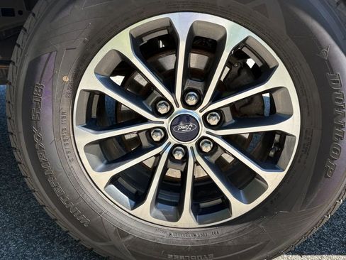 Used 2018 Ford F150 XLT w/ Equipment Group 302A Luxury AWD/4WD image 16