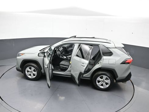 Certified 2020 Toyota RAV4 XLE w/ Convenience Package AWD/4WD image 45