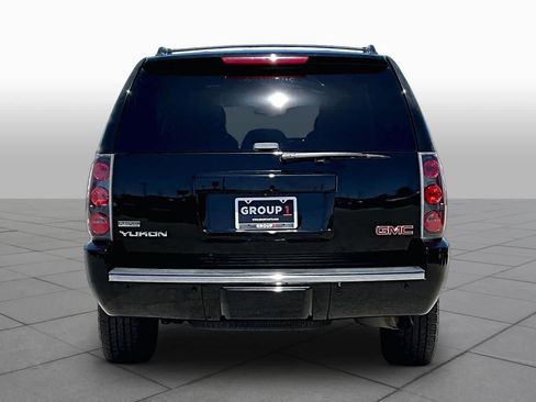 Used 2011 GMC Yukon Denali AWD/4WD image 4
