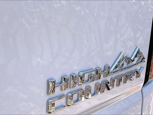 Used 2025 Chevrolet Silverado 2500 High Country w/ High Country Premium Package AWD/4WD image 9