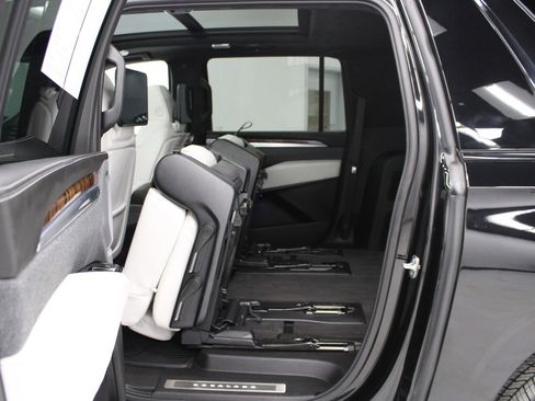 Certified 2025 Cadillac Escalade ESV Sport Platinum image 53