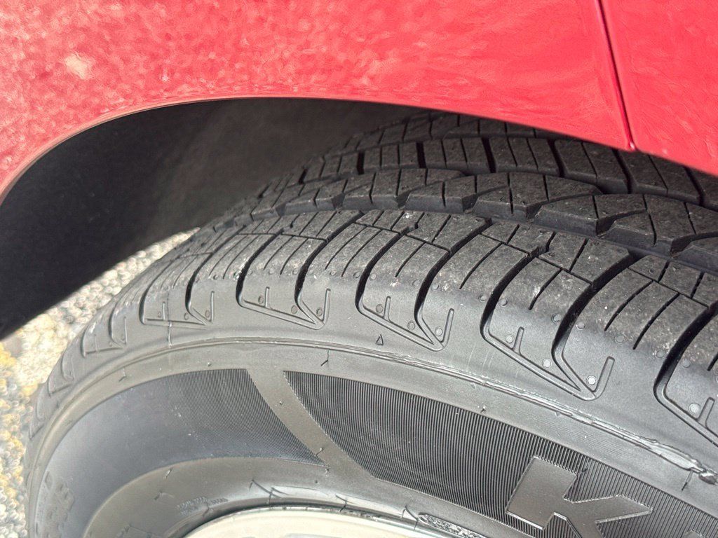 Certified 2018 Chevrolet Equinox LT FWD image 36