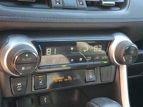 Used 2022 Toyota RAV4 XSE w/ XSE Grade Weather Package AWD/4WD image 17