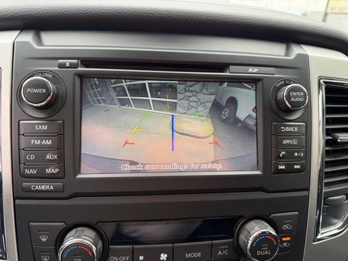 Used 2018 Nissan Titan SV w/ SV Convenience Package image 20