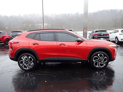 Certified 2024 Chevrolet Trax RS w/ Driver Confidence Package image 7