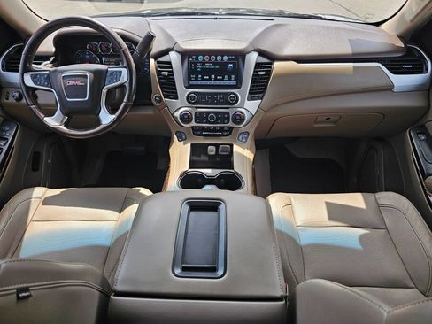 Used 2019 GMC Yukon XL SLT w/ Open Road Package AWD/4WD image 9