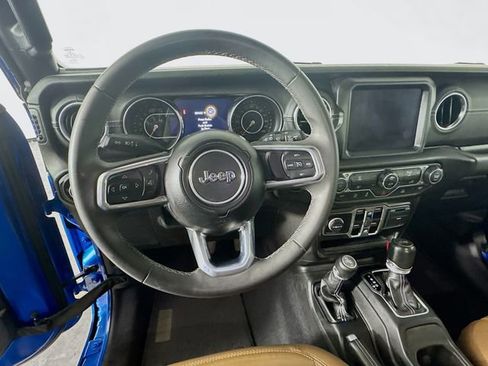 Used 2023 Jeep Wrangler Unlimited Sahara AWD/4WD image 14
