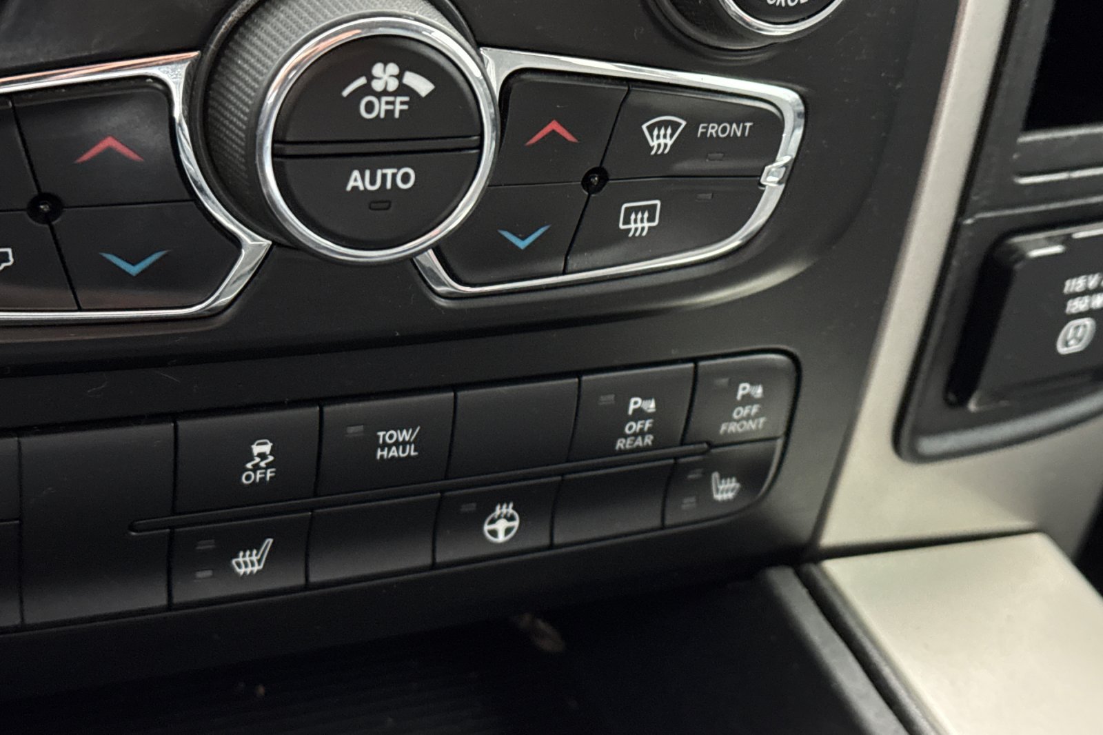 Used 2017 RAM 1500 Big Horn AWD/4WD image 29
