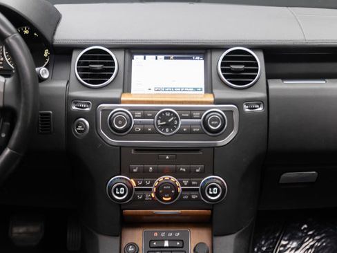 Used 2016 Land Rover LR4 HSE AWD/4WD image 8