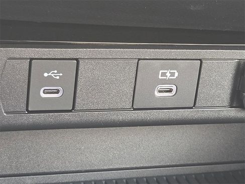 New 2026 Toyota Prius LE image 23