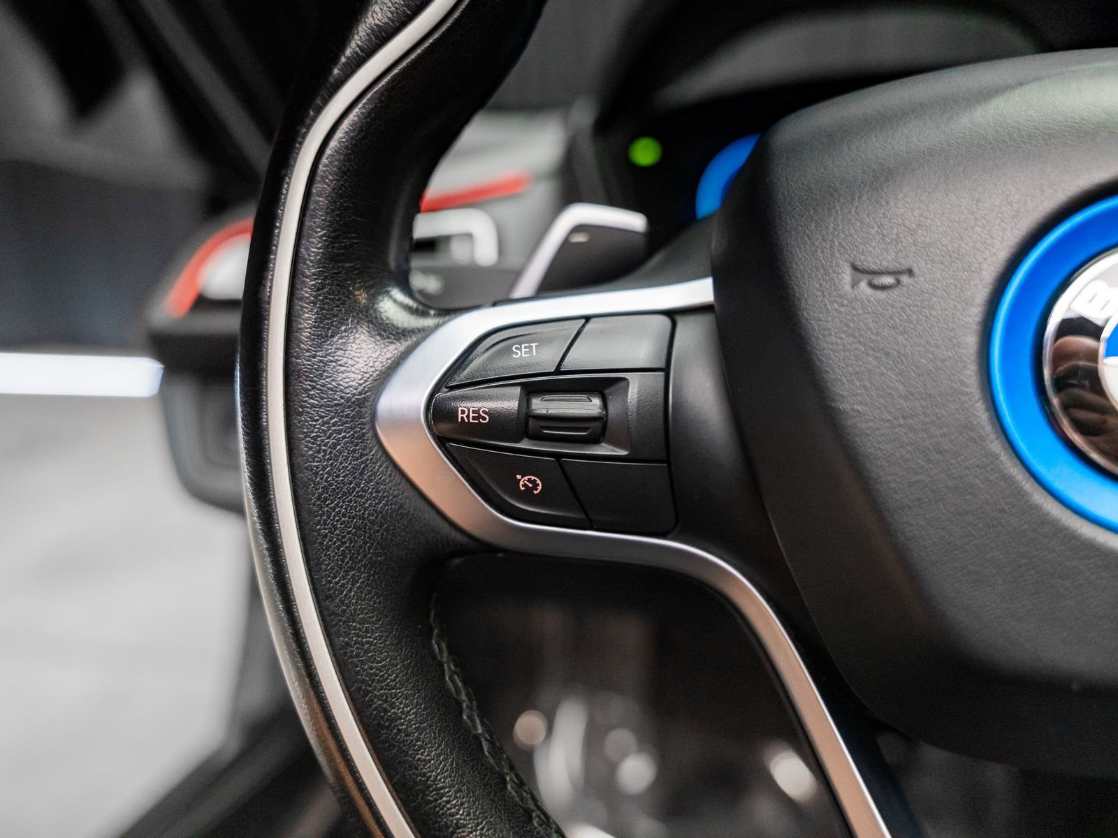 Used 2019 BMW i8 Roadster AWD/4WD image 41