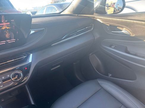 Used 2025 Buick Envista Sport Touring image 33