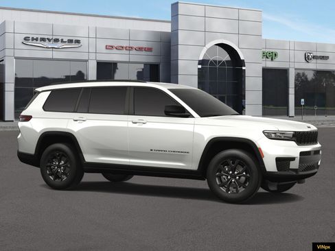 New 2025 Jeep Grand Cherokee L Altitude image 10