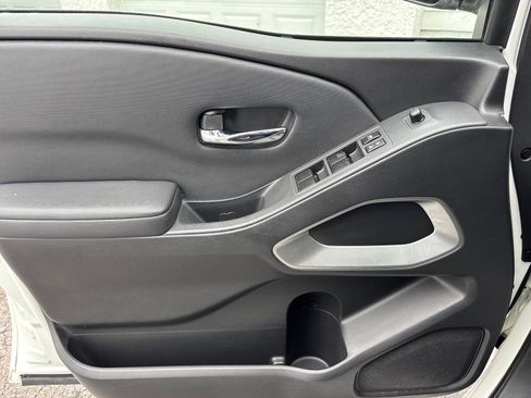 Used 2022 Nissan Frontier SV image 40