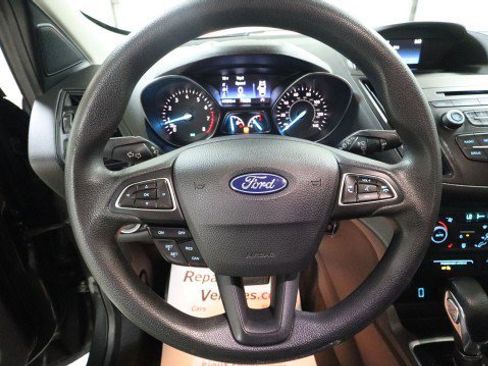 Used 2018 Ford Escape SE image 16