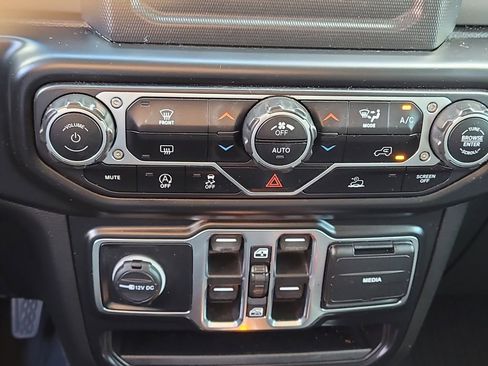 Certified 2022 Jeep Gladiator Sport image 20