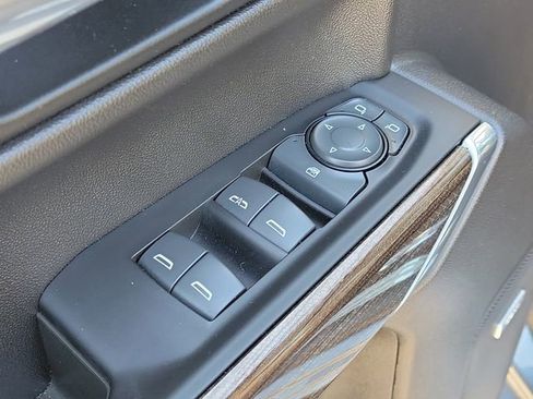Used 2022 Chevrolet Silverado 1500 LT Trail Boss w/ LT Trail Boss Premium Package AWD/4WD image 18