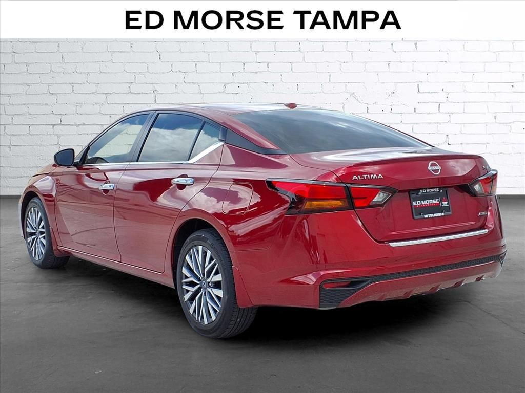 Used 2023 Nissan Altima 2.5 SV AWD/4WD image 3