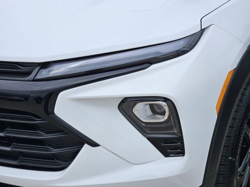 New 2026 Chevrolet TrailBlazer LT w/ Midnight Edition FWD image 11