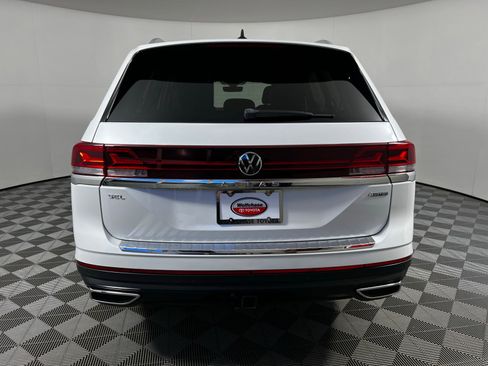 Used 2024 Volkswagen Atlas SEL AWD/4WD image 6