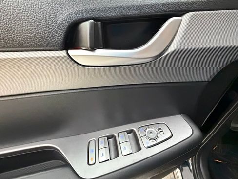 Certified 2022 Hyundai Palisade SE image 24