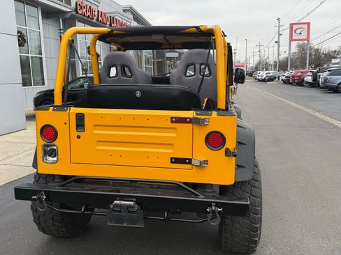 Used 1992 Jeep Wrangler S image 3