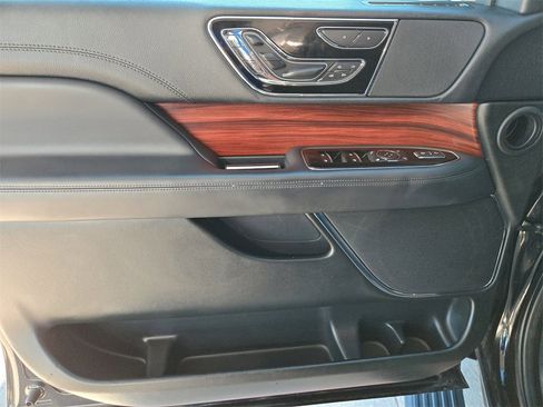 Used 2024 Lincoln Navigator Reserve image 33