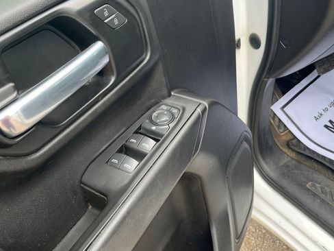 Used 2020 Chevrolet Silverado 1500 Custom w/ Custom Value Package image 15