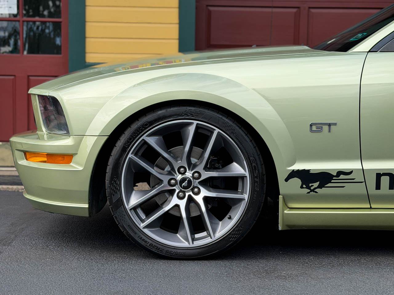 Used 2006 Ford Mustang GT Premium RWD image 32