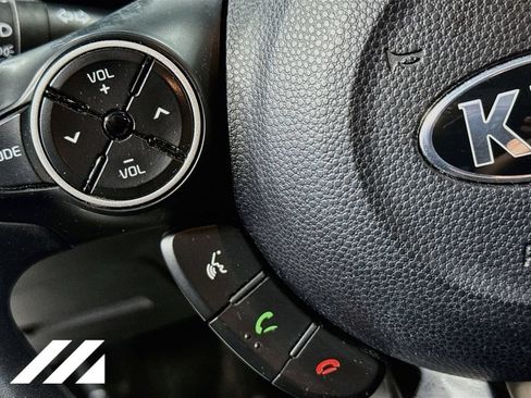 Used 2014 Kia Soul FWD image 11