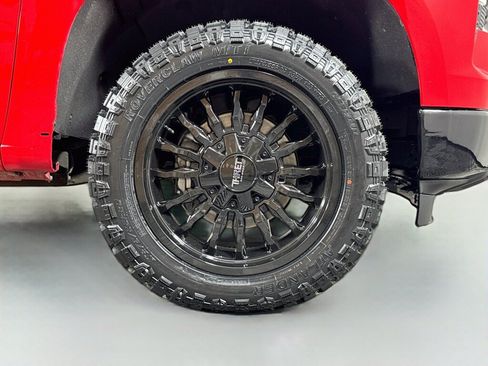 Used 2023 Chevrolet Silverado 1500 RST AWD/4WD image 39